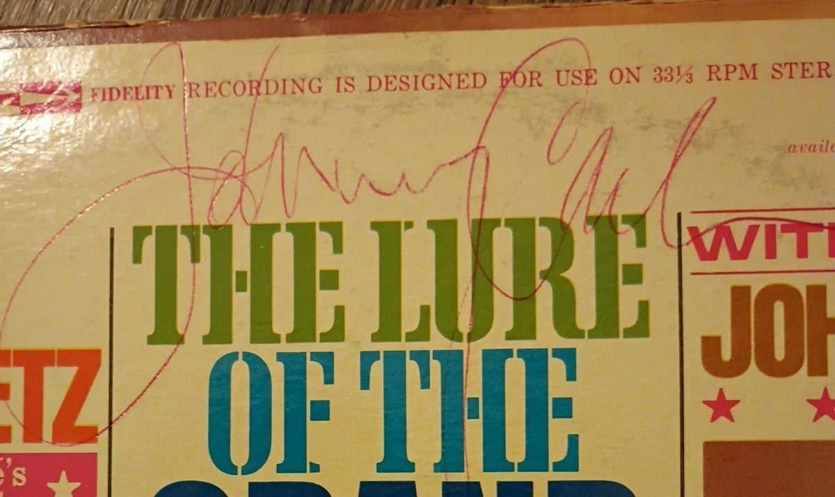 Johnny Cash Signed Auto 1961 Lure of the Grand Canyon Album Vintage Grad LOA1